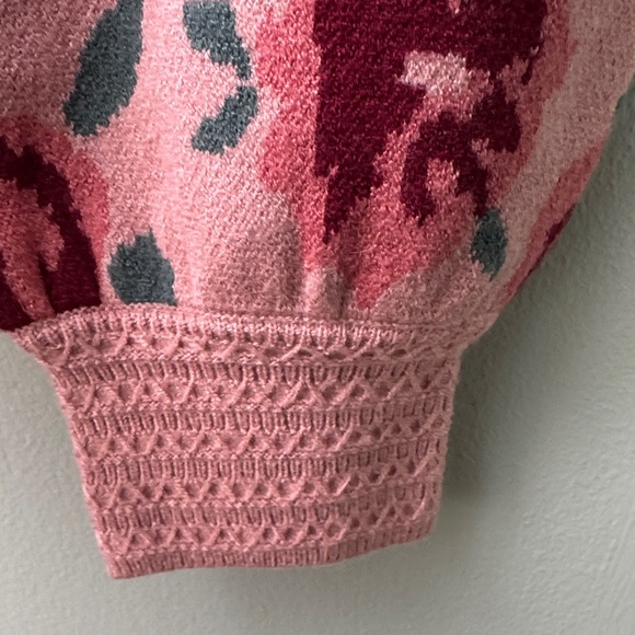 NWT Cropped Pink Floral Off-Shoulder Puff Sleeve Sweater XS - Picture 6 of 8